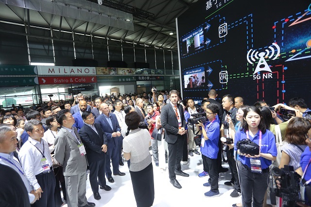 Huawei Helps China Mobile Complete Hologram Video Call Using 5G SA NR Standards - Company News - 1